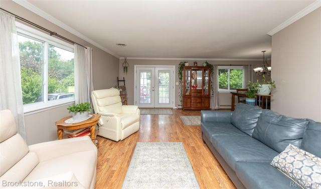 871 VANDERPOOL Drive, Troy, MI 48083