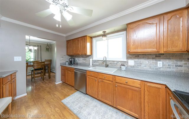 871 VANDERPOOL Drive, Troy, MI 48083