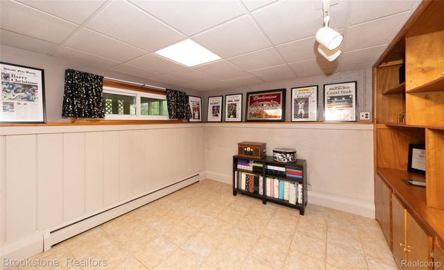 871 VANDERPOOL Drive, Troy, MI 48083