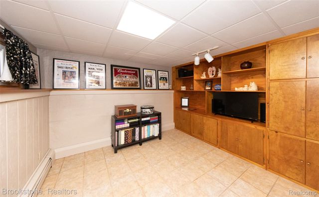 871 VANDERPOOL Drive, Troy, MI 48083