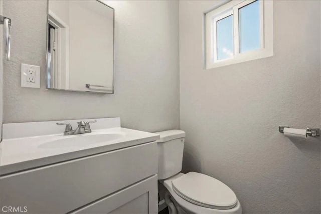 548 W Montrose, Hemet, CA 92543