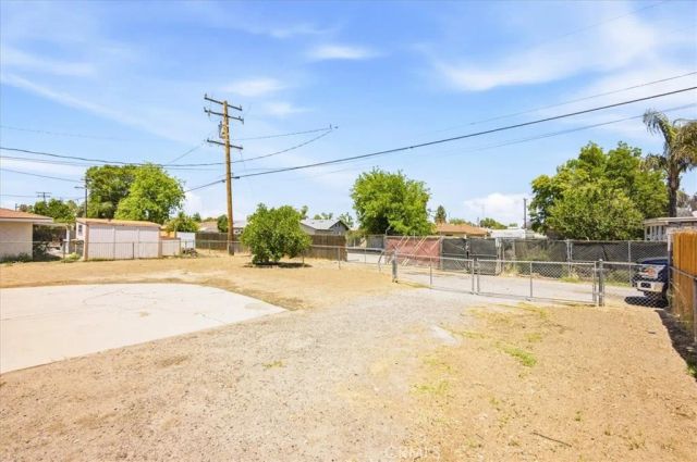 548 W Montrose, Hemet, CA 92543