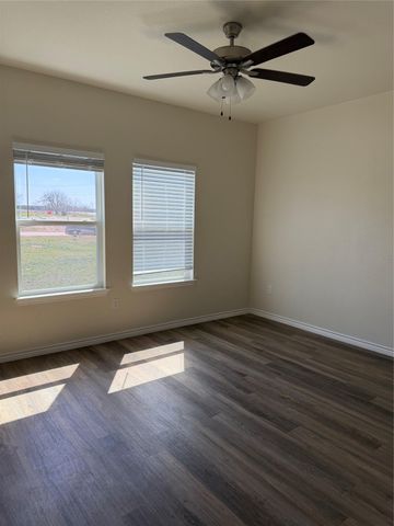 510 Whirlaway DR A, Jarrell, TX 76537