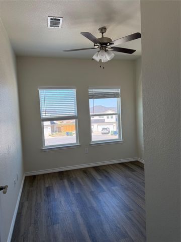 510 Whirlaway DR A, Jarrell, TX 76537