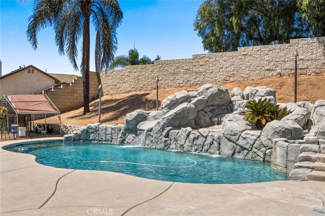 8433 Tamarind, Riverside, CA 92509