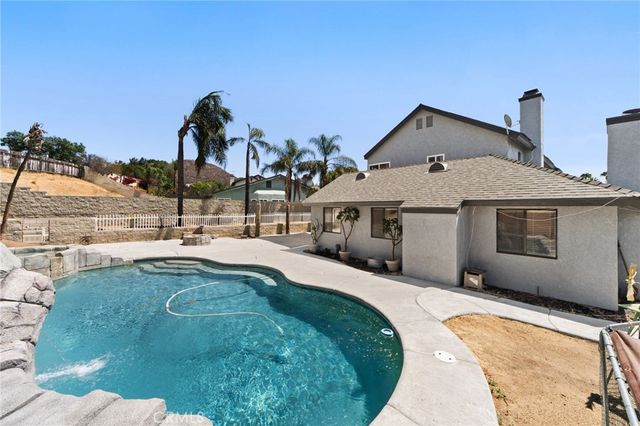 8433 Tamarind, Riverside, CA 92509