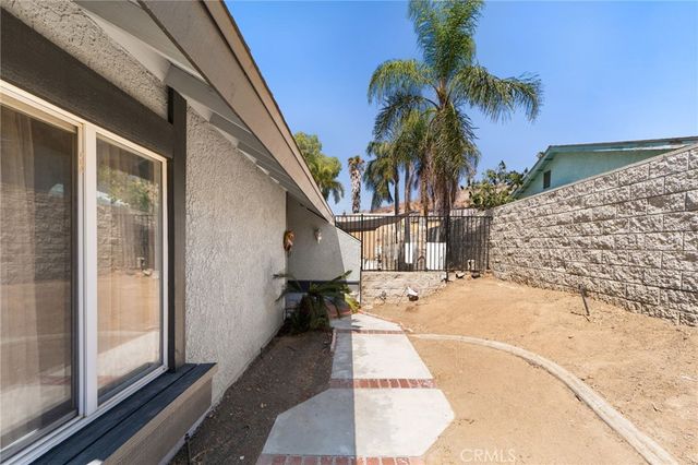 8433 Tamarind, Riverside, CA 92509