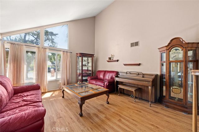 8433 Tamarind, Riverside, CA 92509