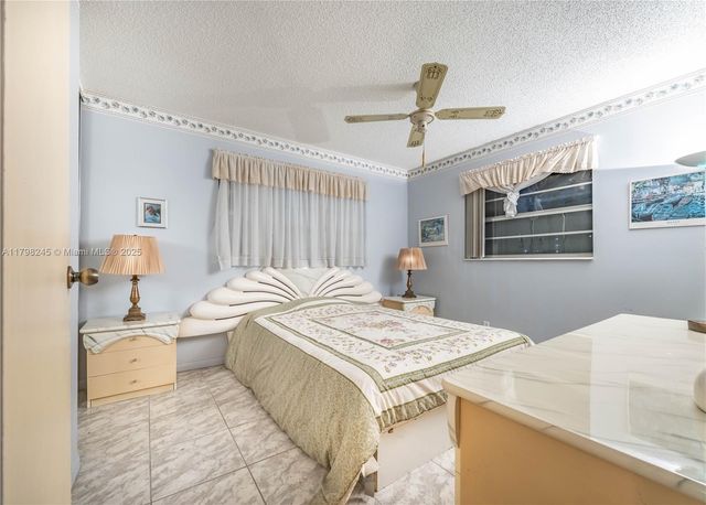 4701 NW 34th St 401, Lauderdale Lakes, FL 33319