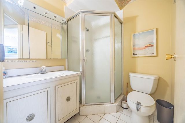 4701 NW 34th St 401, Lauderdale Lakes, FL 33319