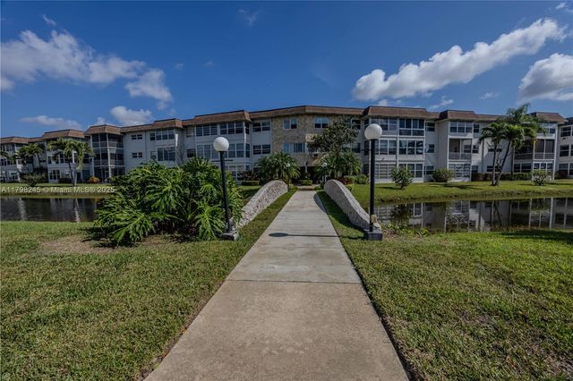 4701 NW 34th St 401, Lauderdale Lakes, FL 33319