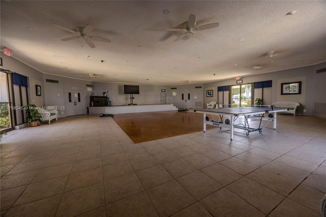 4701 NW 34th St 401, Lauderdale Lakes, FL 33319