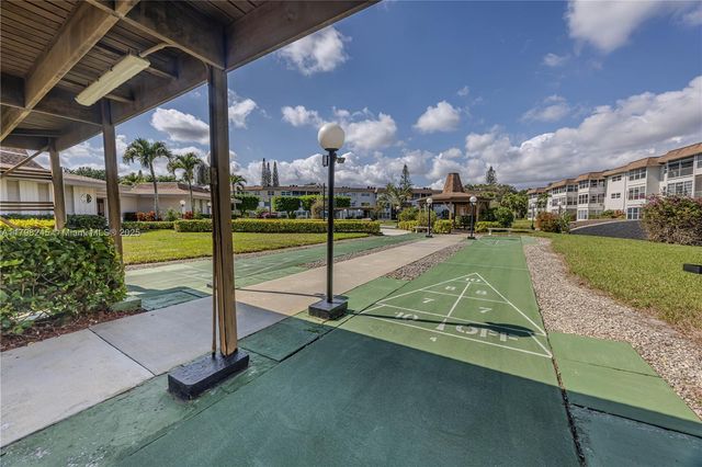 4701 NW 34th St 401, Lauderdale Lakes, FL 33319