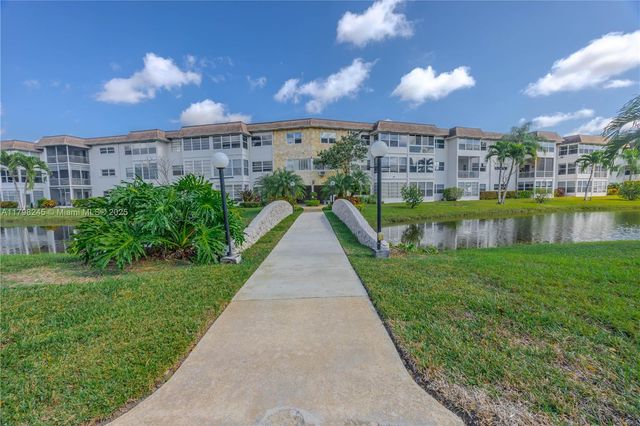 4701 NW 34th St 401, Lauderdale Lakes, FL 33319