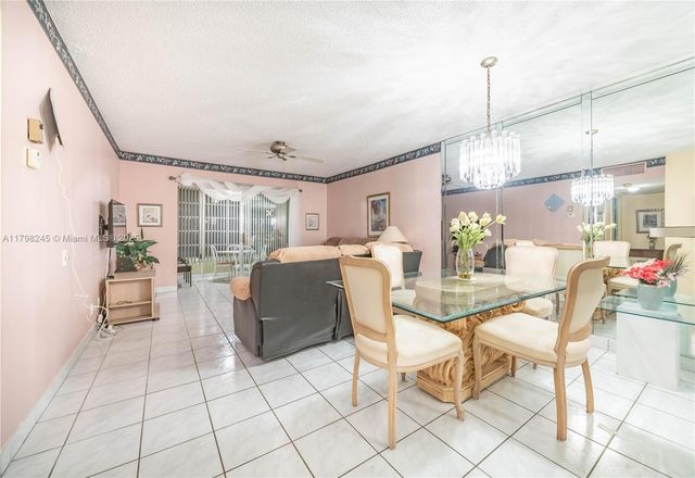 4701 NW 34th St 401, Lauderdale Lakes, FL 33319