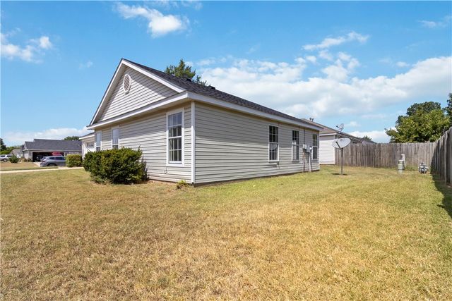 765 Hackberry, Springdale, AR 72762