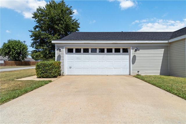 765 Hackberry, Springdale, AR 72762