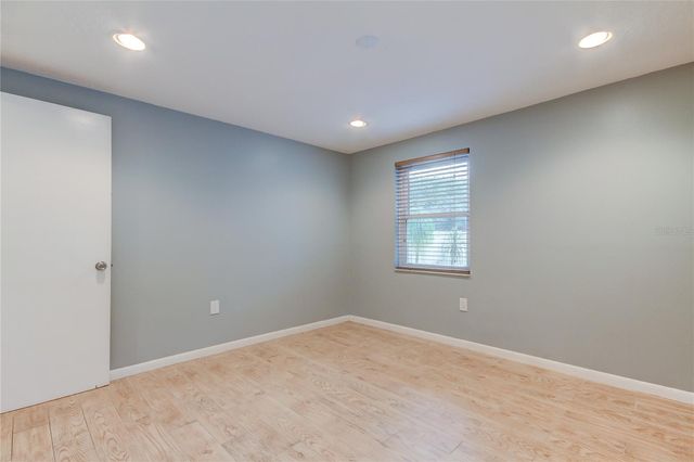 2925 W TYSON AVENUE, Tampa, FL 33611