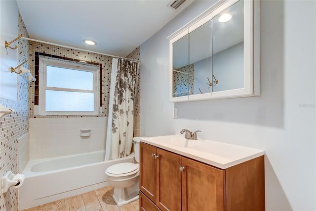 2925 W TYSON AVENUE, Tampa, FL 33611