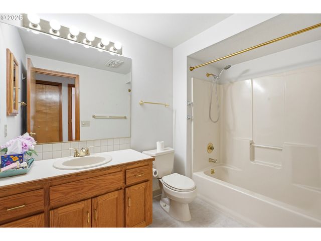 2332 Ne 158TH Ave, Portland, OR 97230
