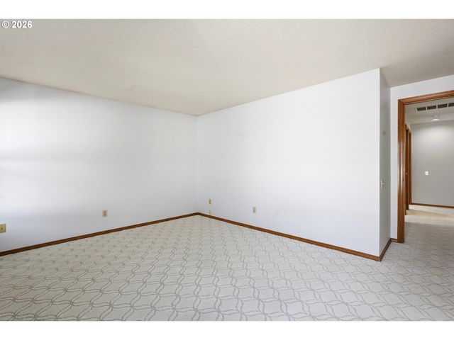 2332 Ne 158TH Ave, Portland, OR 97230
