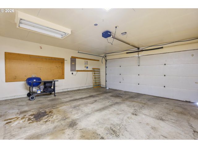 2332 Ne 158TH Ave, Portland, OR 97230