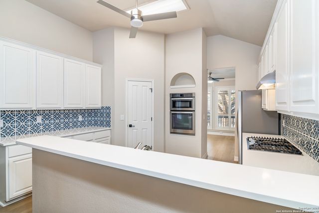 26 Fonthill, San Antonio, TX 78218