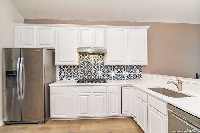 26 Fonthill, San Antonio, TX 78218