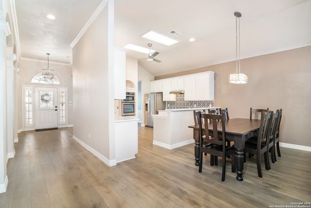 26 Fonthill, San Antonio, TX 78218