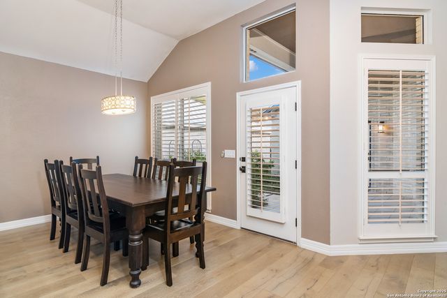 26 Fonthill, San Antonio, TX 78218