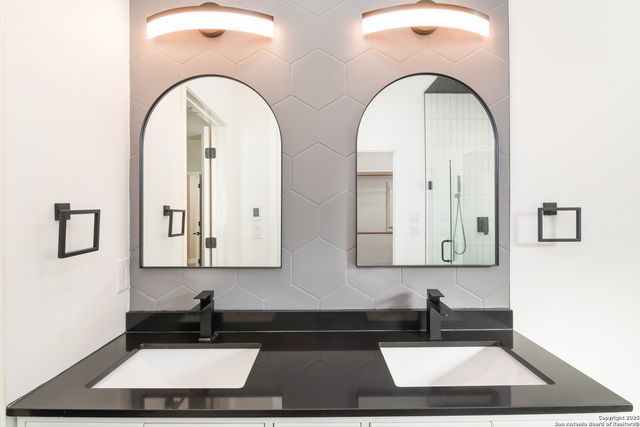 26 Fonthill, San Antonio, TX 78218