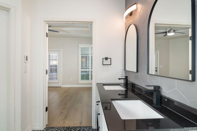 26 Fonthill, San Antonio, TX 78218