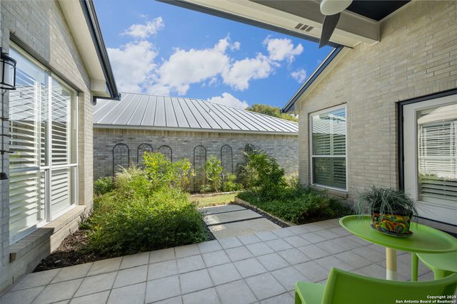 26 Fonthill, San Antonio, TX 78218