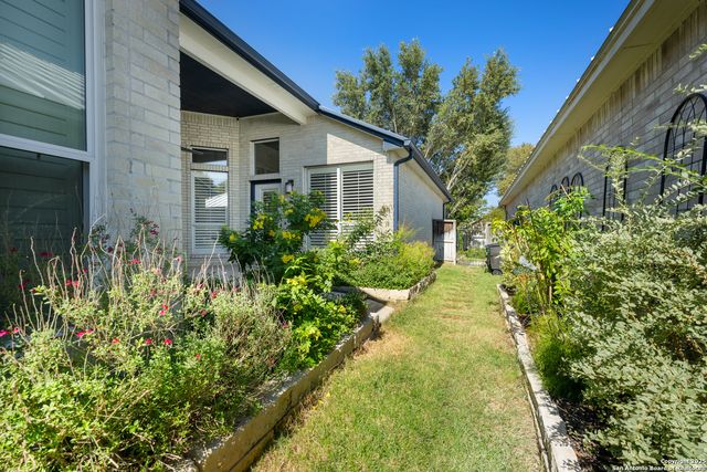 26 Fonthill, San Antonio, TX 78218