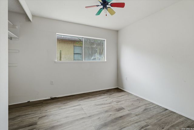 5818 Burgoyne St, San Antonio, TX 78233