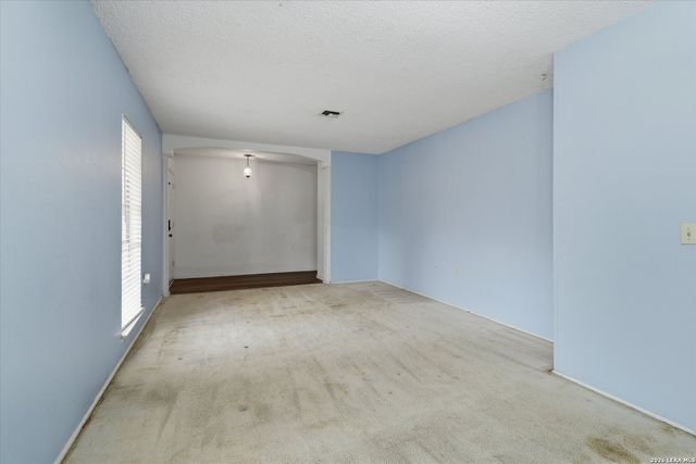 5818 Burgoyne St, San Antonio, TX 78233