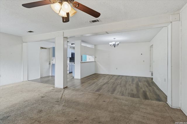 5818 Burgoyne St, San Antonio, TX 78233