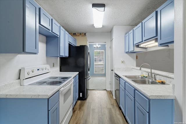 5818 Burgoyne St, San Antonio, TX 78233