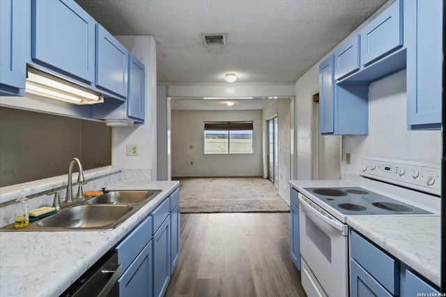 5818 Burgoyne St, San Antonio, TX 78233