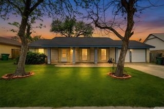 5818 Burgoyne St, San Antonio, TX 78233