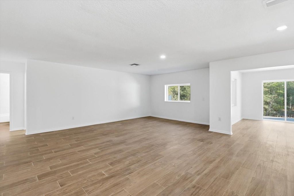 Image 8 of property listing at 2587 W CACTI COURT, Citrus Springs, FL 34434