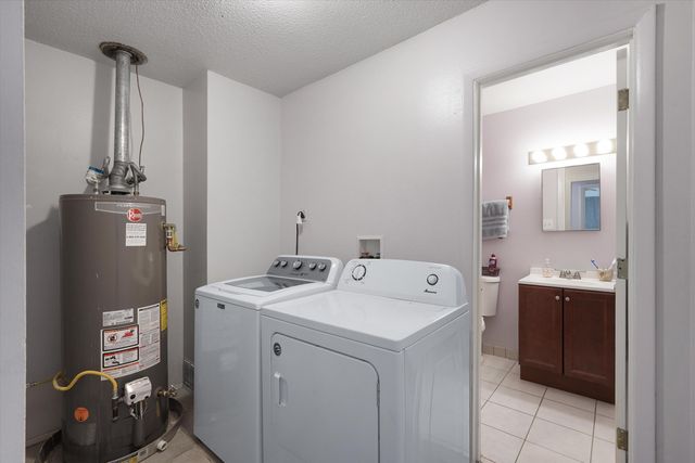 470 63rd Street NW, Albuquerque, NM 87105
