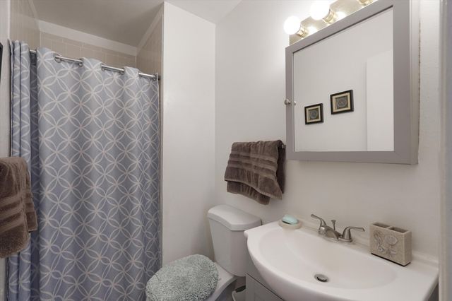 470 63rd Street NW, Albuquerque, NM 87105