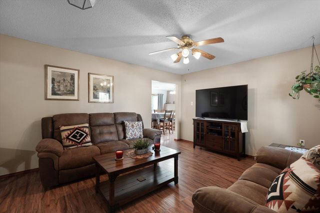 470 63rd Street NW, Albuquerque, NM 87105