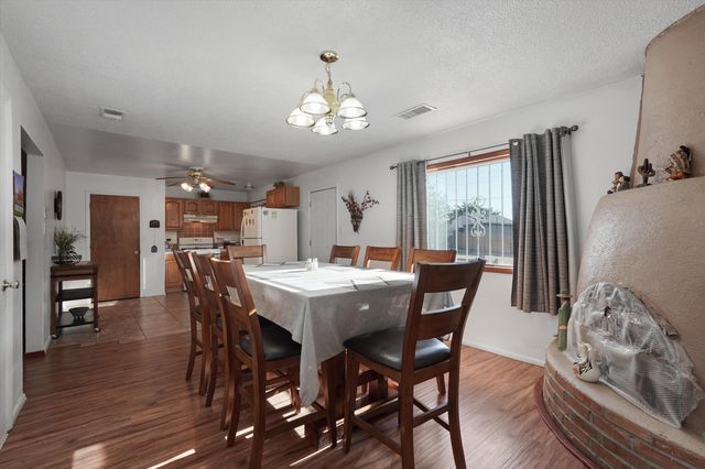 470 63rd Street NW, Albuquerque, NM 87105