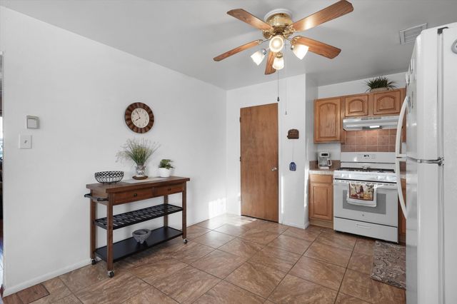 470 63rd Street NW, Albuquerque, NM 87105