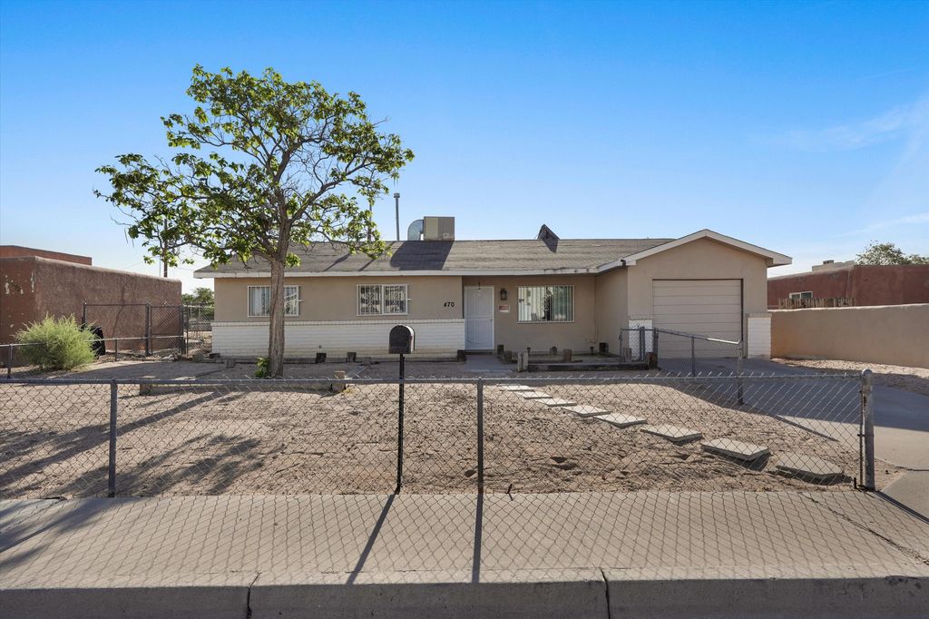 470 63rd Street NW, Albuquerque, NM 87105