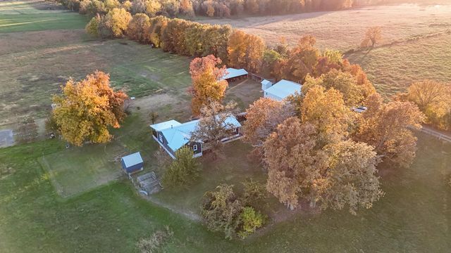 13992 Farm Road 2185, Cassville, MO 65625