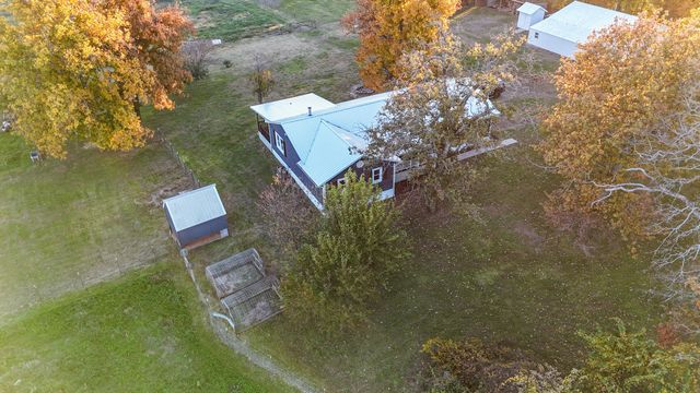 13992 Farm Road 2185, Cassville, MO 65625