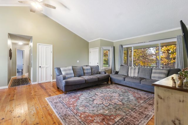 13992 Farm Road 2185, Cassville, MO 65625